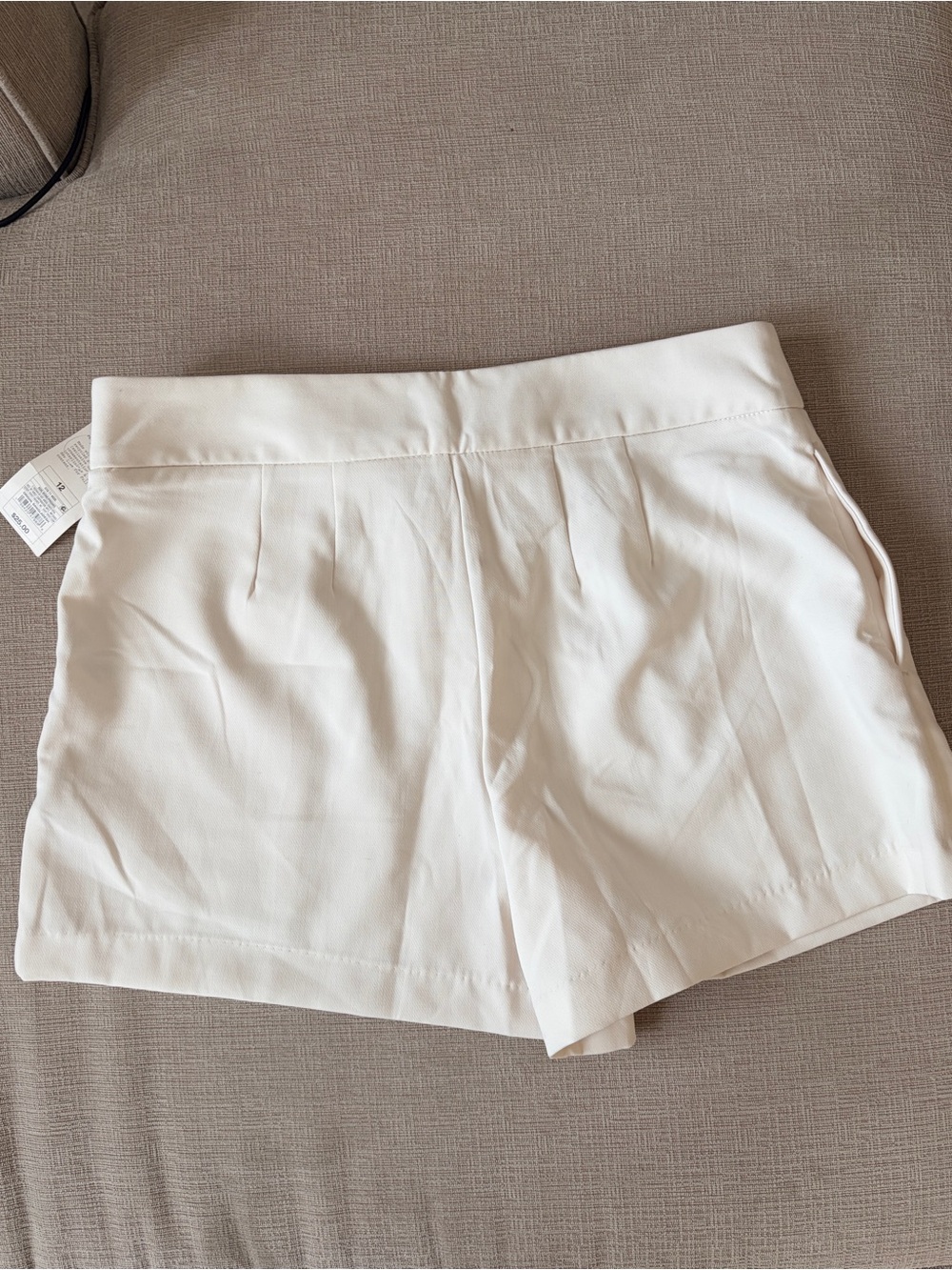 NWT A New Day Cream Tailored Shorts High Rise Workwear Minimalist - Picture 4 of 4